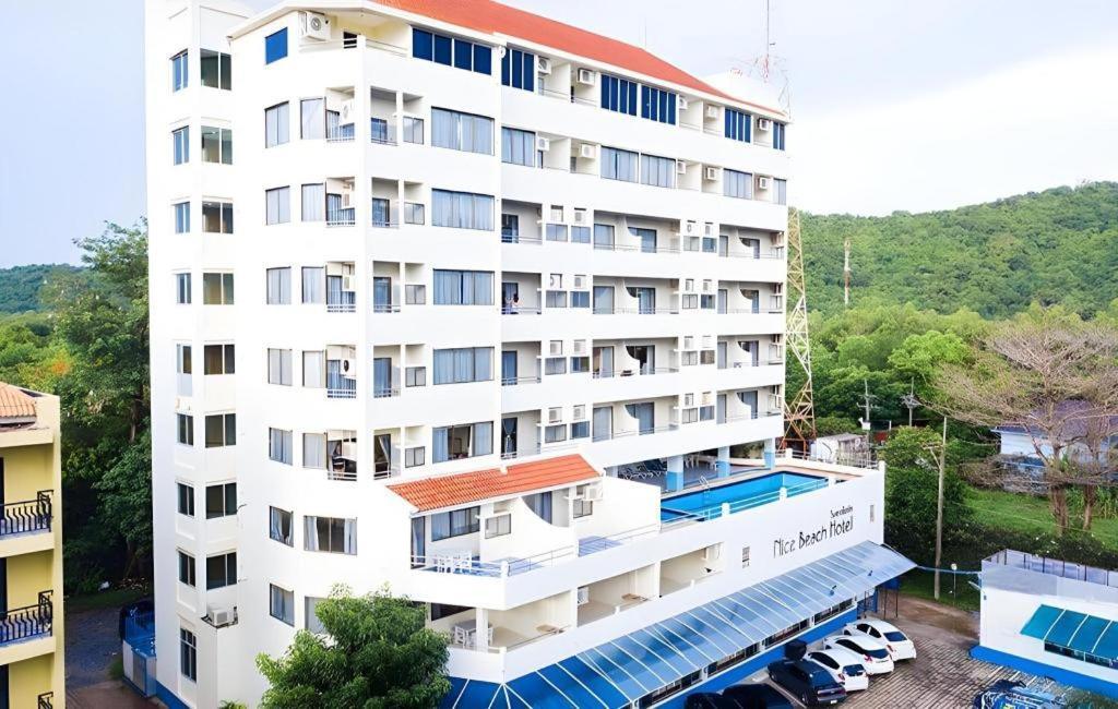 Nice Beach Hotel Rayong Buitenkant foto