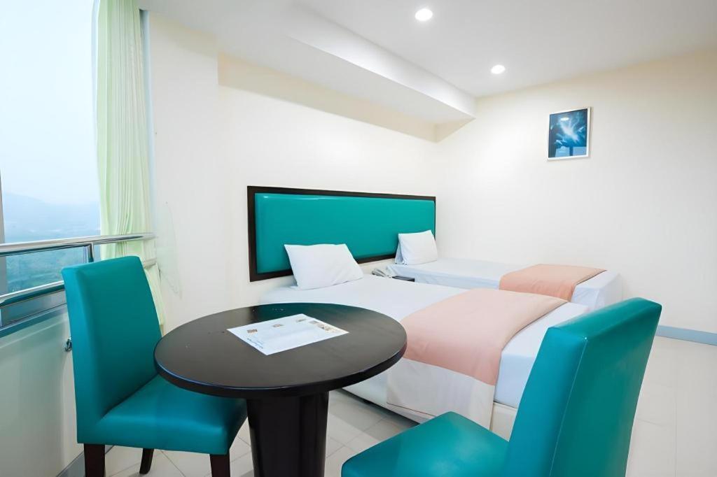 Nice Beach Hotel Rayong Buitenkant foto