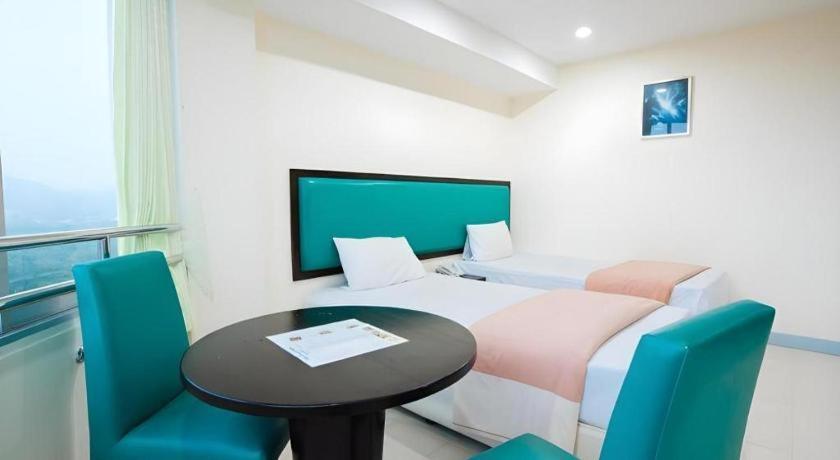 Nice Beach Hotel Rayong Buitenkant foto