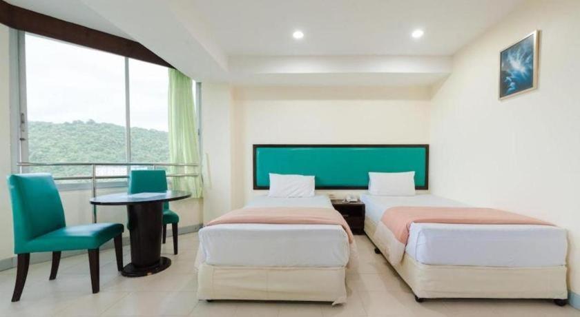 Nice Beach Hotel Rayong Buitenkant foto
