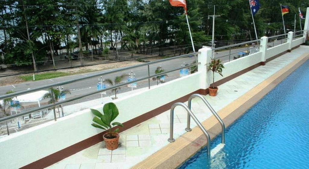 Nice Beach Hotel Rayong Buitenkant foto